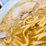 ラーメンの店 ホープ軒 - 【料理】ラーメン(1,000円)。背脂系のラーメンです。