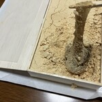 ツバメヤ  日本橋店 - 楊枝で持ち上げても切れずに伸び〜る