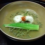 山茶花 - 椀物 鱧とジュンサイ、オクラ