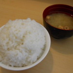 ごはんと味噌汁