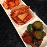 太閤園 - キムチ盛り合わせ