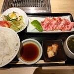 ひとり焼肉一 - 黒毛和牛中落カルビ定食（1,280円 ひとり焼肉一 2024.10)