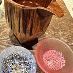 あなご屋銀座ひらい - 冷酒はみんなこんな感じ