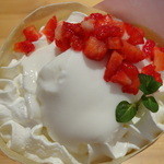 オレンジカウンティ - 苺杏仁豆腐＆生クリーム