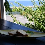 cafe MIHARU - 窓の外は海！