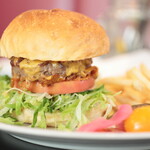 SAWAMURA Karuizawa Harunireterasu - Special Cheese Burger.