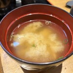 おすし家のいらぶ - お味噌汁　※ほんのり甲殻系の出汁を感じます。美味しいです！スペシャルにぎりはこの値段ならコスパいいですね！大将にまた来ますと約束しましたwご馳走様！