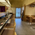 おつな寿司 - 和モダンでスッキリした内装