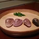 あさば - ものすごく大きなハマグリ。これを鍋に…