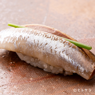 傳承江戶前壽司的傳統技藝，盡情享受各式新鮮食材