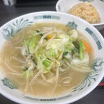 日高屋 - 野菜たっぷりタンメン（麺少なめ）＋半チャーハン
