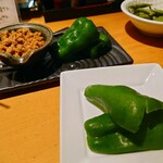 炭火焼鳥と水炊き 五郎一 - 肉詰めのピーマン＆追いピーマン
