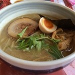 麺や しし丸。 - 鶏濃厚らーめんの醤油大盛りです!!