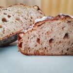 ル・プチメック - 白いちじくとくるみのパン断面