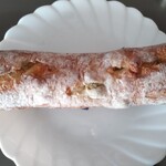 ル・プチメック 日比谷店 - オリーブとチーズのバゲット１／２本（３２０円）