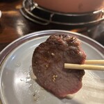 炭火焼肉 ホルモン にく式 - 牛タン