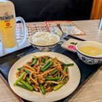天福楼 - 料理写真:生ビール＆ニンニクの芽と豚肉炒め