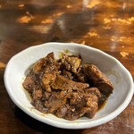 炭火焼肉 ホルモン にく式 - 牛煮込み（ハーフ）