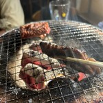 炭火焼肉 ホルモン にく式 - ブリスケ