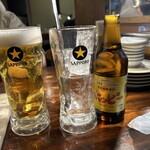 炭火焼肉 ホルモン にく式 - 生ビール（サッポロ黒ラベル）、ホッピー