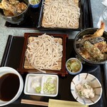 手打ちそば 彩月 - 平日ランチの小丼付き蕎麦の小と中の比較