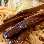 奈つやの中華そば - メンマの色やばっ♪