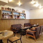 アヴァンソン - テーブルが５卓あります。