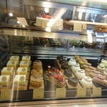 アヴァンソン - ショーケース