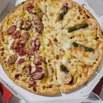 ピザハット - 「濃厚オマールソースのシーフード」と「つぶつぶハニーマスタードソーセージ」