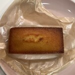 ラトリエヒロワキサカ - フィナンシェナチュール３１０円。