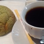 パーネ・パーネ - 抹茶メロンパン＋珈琲