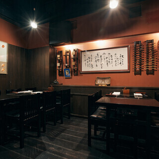 ４名掛けと６名掛けのテーブル席。会社帰りの飲みや友人会にも◎
                                          
                                          