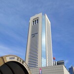 加賀 - お店の前から臨む、新宿駅方向。