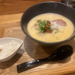 鶏と鮪節 麺屋勝時 - 