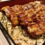 川庄 - 「うな重 上（税抜￥3,000）」地焼きのアップ①…