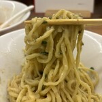 左とう - 中太平打ち縮れ麺リフト