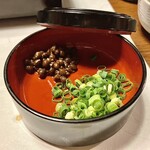 川庄 - 「うな重 上」地焼きの山椒粒のアップ…