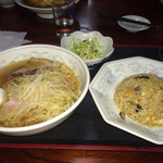 中華料理 珍々亭 - ラーメンとミニ丼(炒飯)のセット
