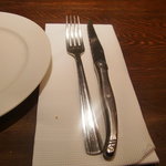 煮こみや なりた - フォークとナイフ