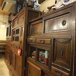 Tamaya - 【うどん 多磨屋】古い家具や小物たちがイイ味出してます。