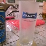 ロシア家庭料理ニーナ - ロシアビール　500mlなので注意。　デカ過ぎ。