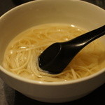 麦酒庵 - 鶏ダシの稲庭うどん=500円・14年5月