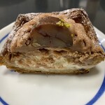 パン工房クルール - モンブランデニッシュ　半分に切って
