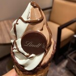 リンツ ショコラ ブティック＆カフェ - 