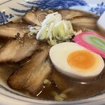 平成ラーメン おくの - 炙りﾁｬｰｼｭｰ正油ﾗｰﾒﾝ+無水ﾐﾆｶﾚｰ