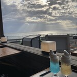 Ninai - 右のフロート、コーラなんですよ！薄色珍しい〜☆