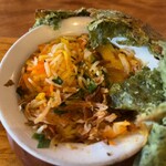 窯焼き料理 Rato Mato - パンを開けたところ。壷焼きなので一粒一粒が弾けるようなことはないが、熱くふっくらしてる。