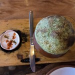 窯焼き料理 Rato Mato - ランチのマトカビリヤニ(マトン)1350円。ラトマトという陶器で壷焼き。ロシアのガルショーク(壷焼きパン)と似てる。スパイス入りヨーグルト付き。15分程度かかると言われたが17〜18分程度かかった。