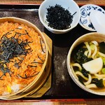 新幸梅 - ミニうどんと小鉢（ひじきの煮物）がついてます