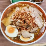 天神そば - 2種類の唐辛子を振りかけます。（2024.10 byジプシーくん）